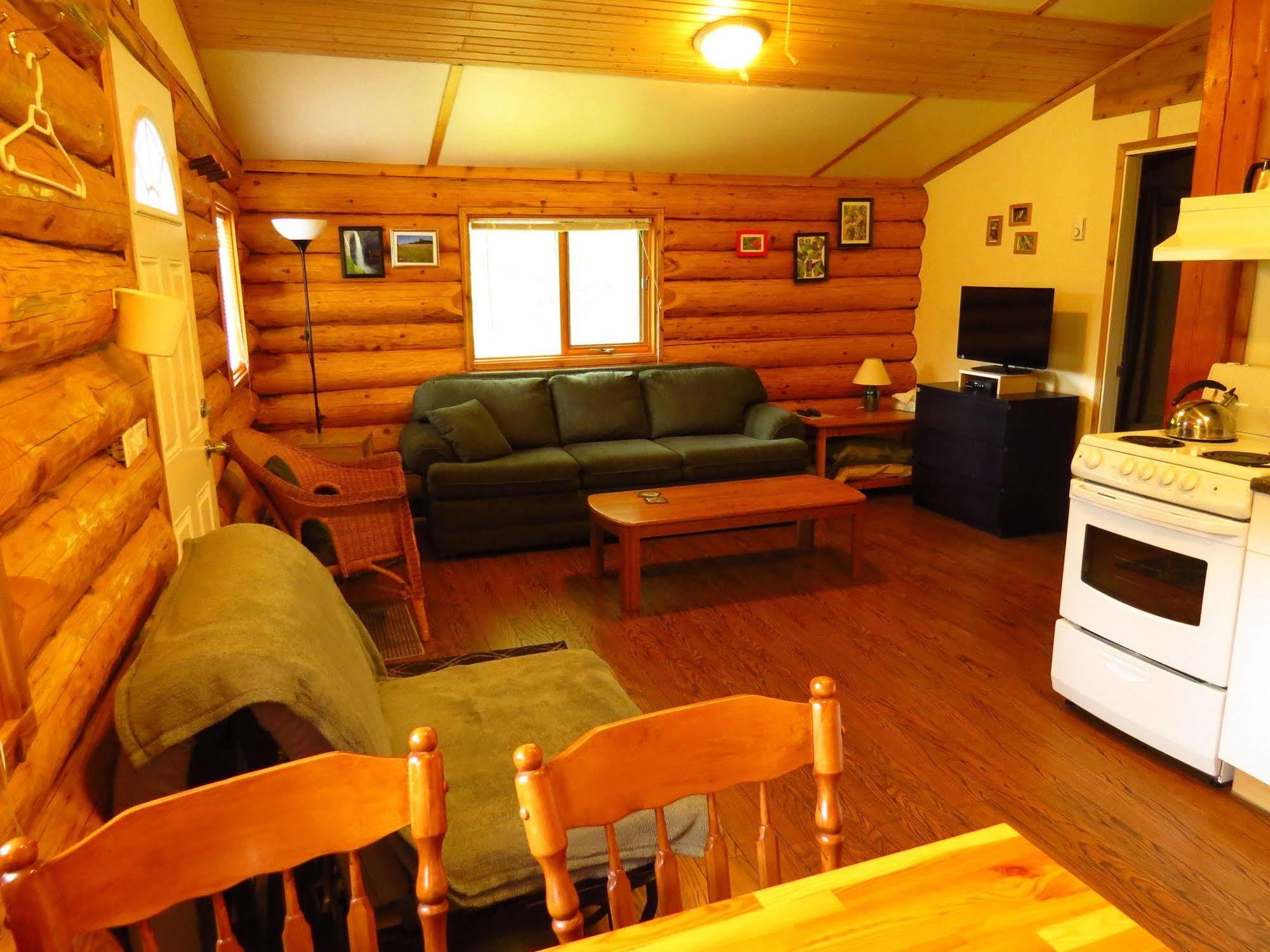 Cedar Haven Cabins And Resort Clearwater Ngoại thất bức ảnh