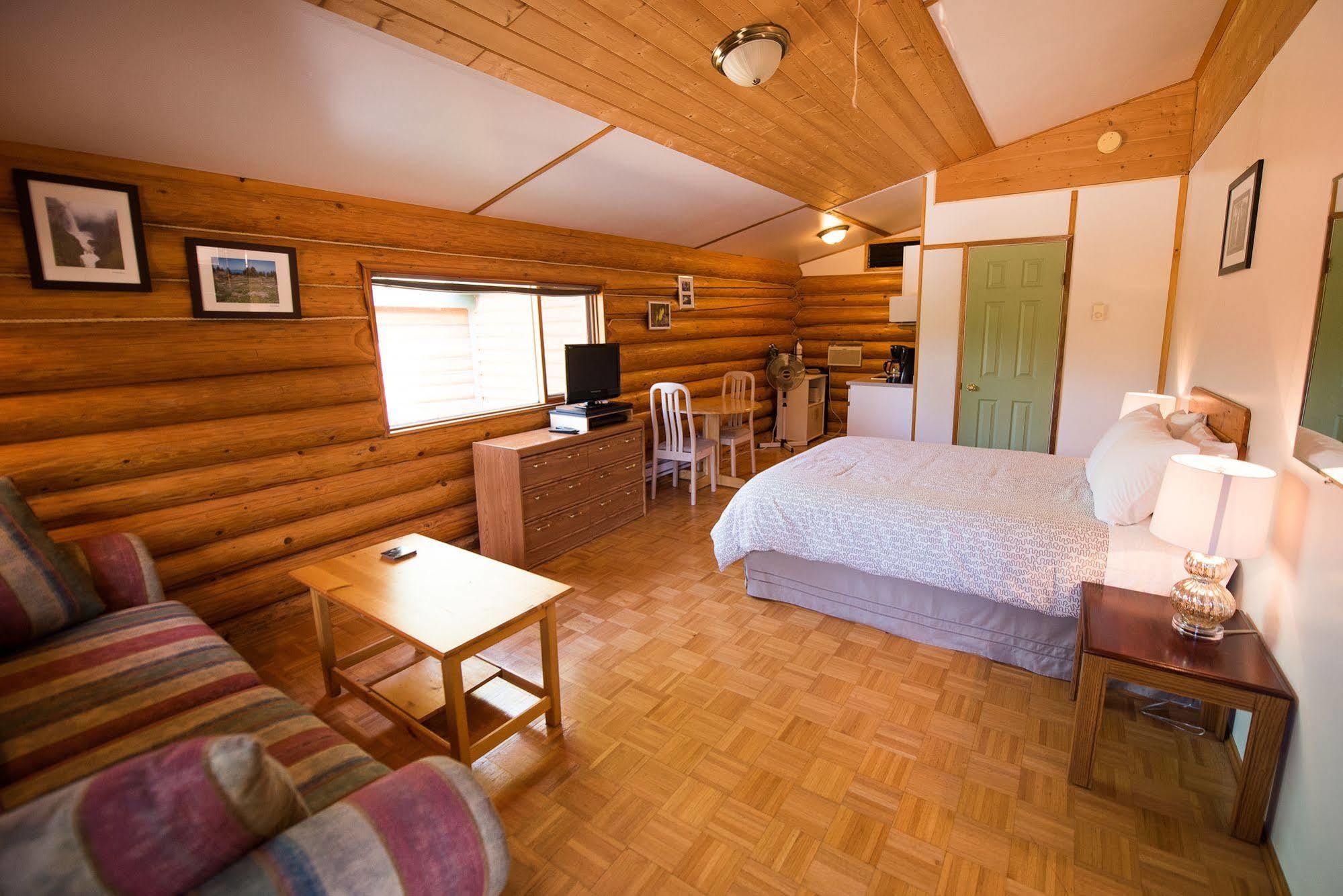 Cedar Haven Cabins And Resort Clearwater Ngoại thất bức ảnh
